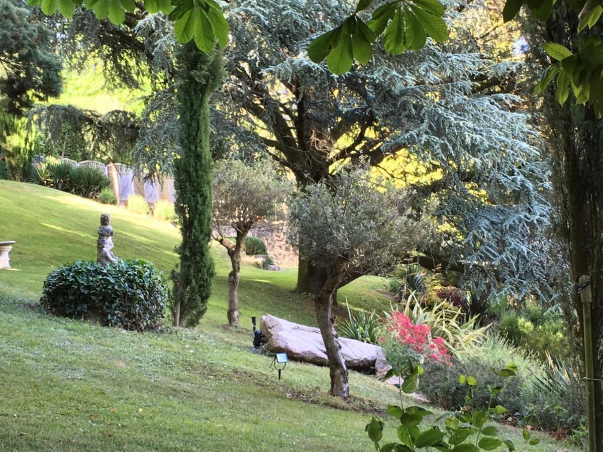 Maison D'Hotes Et Gites La Chouannerie A Cote Du Parc Du Puy Dufou Pouzauges Exterior foto